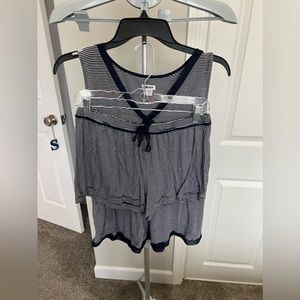 DKNY Blue & White Striped 2-Piece Shorty Pyjama Set Size Medium NWOT